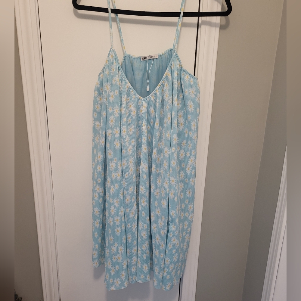 Zara Pleated Babydoll Dress Size Medium Spaghetti Straps With Daisy Print - Picture 8 of 15